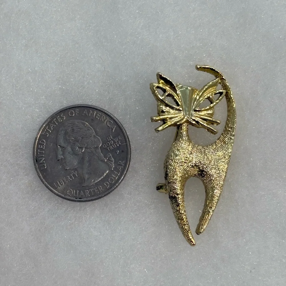 Cat Brooch Gold Tone Big Eyes Brushed Metal Preowned